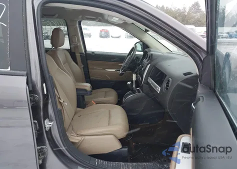 2016 Jeep Compass Latitude z USA, uszkodzony, nr VIN 1C4NJCEBXGD676375